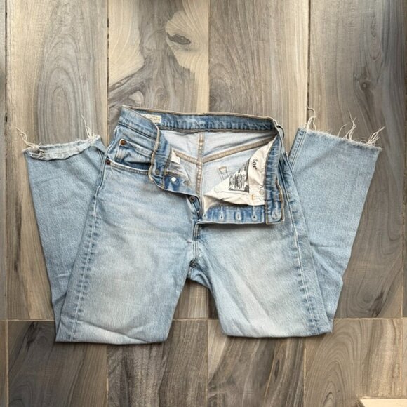 Levi's 501 Original Fit Women's Straight Jean Size 26 - Picture 1 of 9